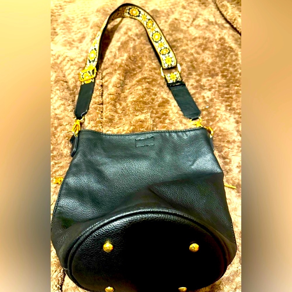 Chic Black Leather Shoulder Bag with Adjustable Strap